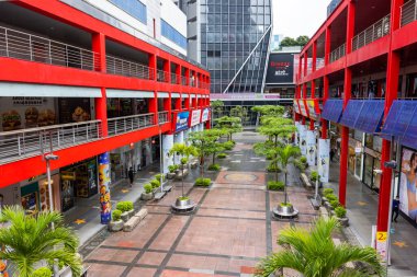 Taipei, Tayvan - 04 Mayıs 2022: Xinyi ilçesindeki Taipei şehir sokağı