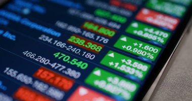 Tablet bilgisayar ekranında gösterilen borsa verileri