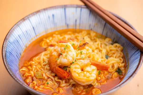 Korean Spicy Instant Noodles Shrimp Bowl — Stock Photo, Image