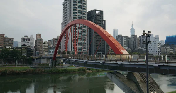 Taipei Tayvan Mart 2022 Keelung Nehri Üzerindeki Gökkuşağı Köprüsü — Stok fotoğraf