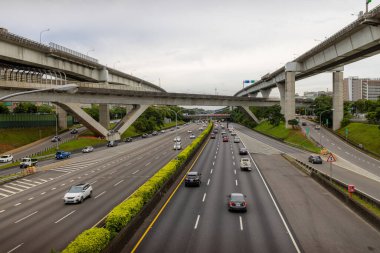 Lin Kou, Tayvan - 15 Haziran 2022: Tayvan 'da bir numaralı ulusal otoyol