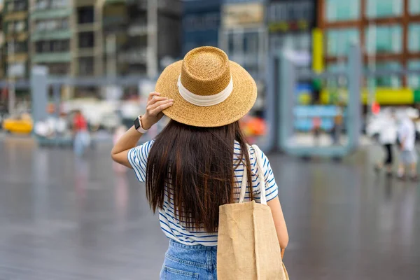 Tourist Woman Visit Keelung City Taiwan — Zdjęcie stockowe