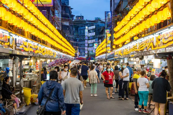 Keelung Taiwan June 2022 Keelung Miaokou Night Market — Stok fotoğraf