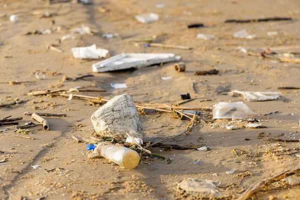 Müll Sandstrand — Stockfoto