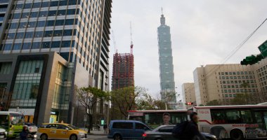Taipei, Tayvan - 12 Mart 22 Taipei City Caddesi Akşamları ufuk çizgisi