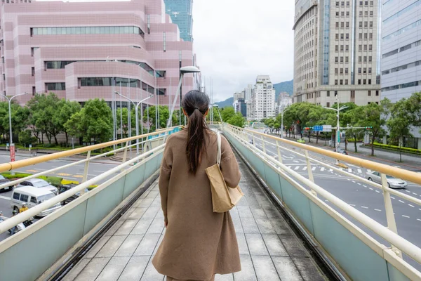 Woman Look City Taipei — Stock Photo, Image