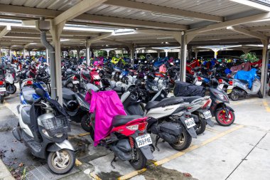 Keelung, Tayvan - 10 Haziran 2022: Açık havada motosiklet parkı