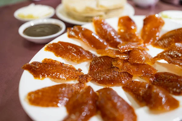 Geroosterde Eend Met Saus — Stockfoto