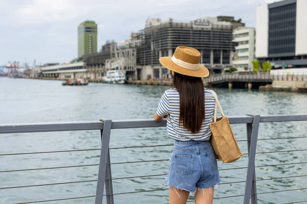 Travel Woman Visit Keelung Harbor Taiwan — Stock Photo, Image