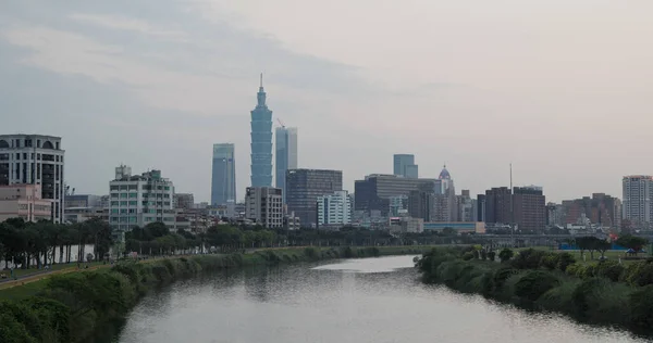 Taipei Taiwán Marzo 2022 Taipei City Skyline Keelung River Evening — Foto de Stock