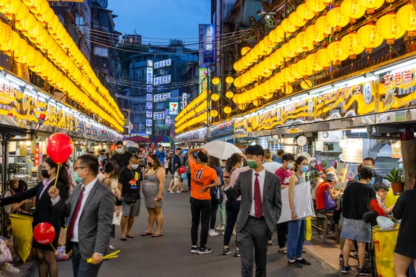 Keelung Taiwan June 2022 Keelung Miaokou Night Market — Stok fotoğraf