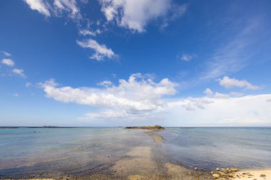Alçak gelgit yürüyüş yolu Tayvan Penghu 'daki Kueibishan ve Chi Yu Adası' nı birbirine bağlıyor.