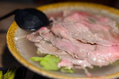 Tayvan 'ın Kinmen' inde çiğ sığır etli şehriye, ünlü mutfak.