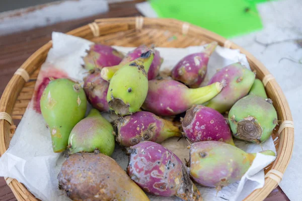 Prickly Pear Fruit Harvest Basket — Stock Photo, Image