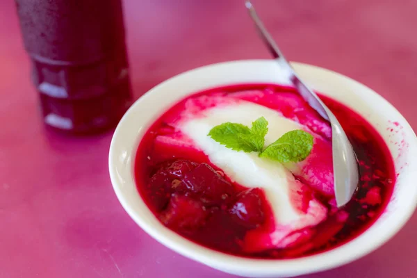 Iced prickly pear tofu pudding