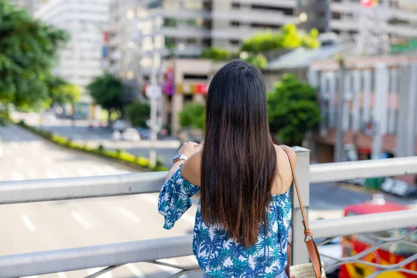 Woman Look City Taipei — Stockfoto