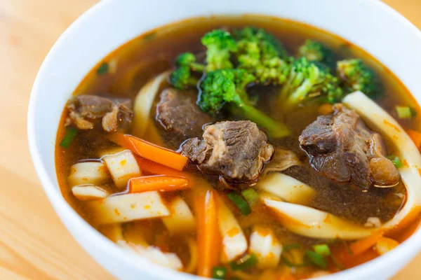 Taiwan Braised Beef Noodle Soup — стоковое фото