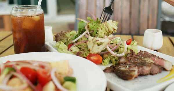 Fresh Salad Grilled Beef Outdoor Cafe — Photo
