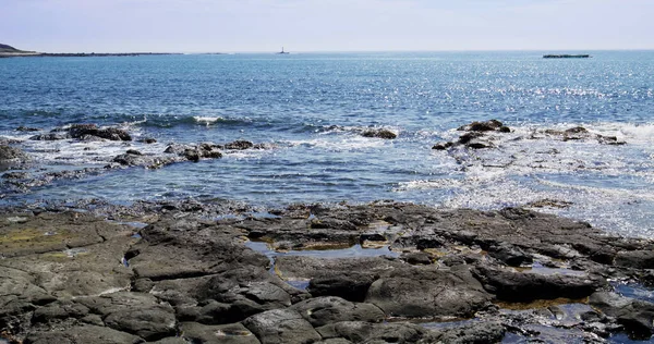 Stone Rock Sea Beach Sunny Sky — Stock fotografie