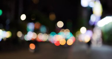 Şehir gece görüşünün bulanık görüntüsü