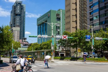 Taipei, Tayvan - 06 Ağustos 2022 - Tayvan 'da Taipei şehir sokağı