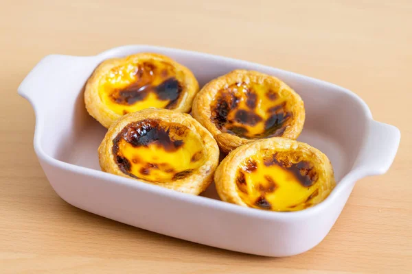 Запечений Домашній Португальський Яєчний Пиріг — стокове фото