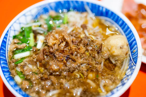 Tayvan 'da kalın pirinç eriştesi.