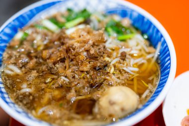 Tayvan 'da kalın pirinç eriştesi.