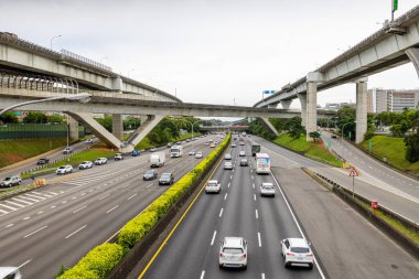 New Taipei, Tayvan - 13 Haziran 2022: Tayvan 'ın Taipei Otoyolu, New Taipei' de Ulusal Otoyol