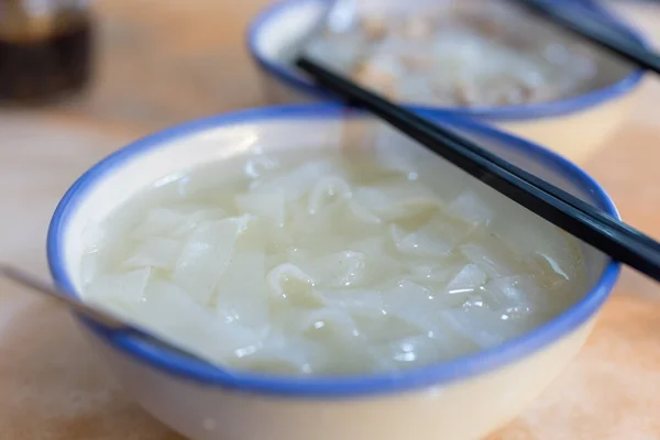 店内の白い米平麺 — ストック写真