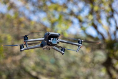 Hong Kong - 26 Kasım 2022: DJI Mavic 3 İHA