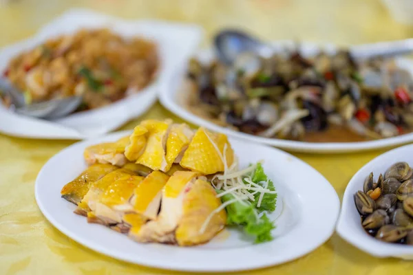 Китайская Кухня Курицы Пару Тушеного Моллюска — стоковое фото