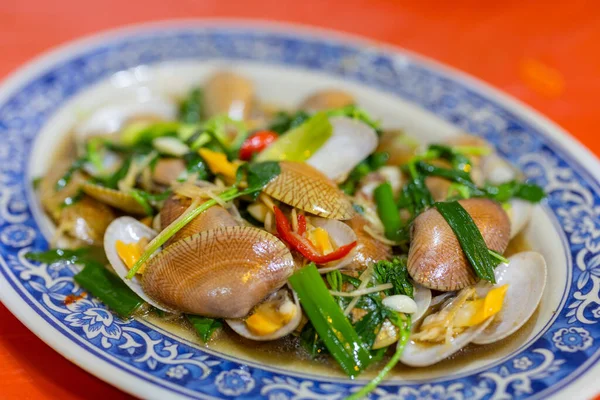 Pan Friggere Vongole Con Basilico — Foto Stock