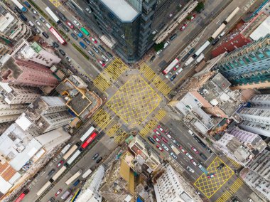 Sham Shui Po, Hong Kong - 28 Aralık 2021: Hong Kong 'daki kavşağın aşağı tarafı