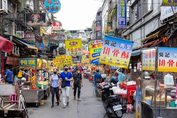 Keelung Taiwan Augustus 2022 Keelung Miaokou Night Market Keelung Taiwan — Stockfoto