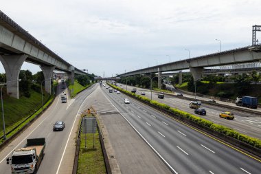New Taipei, Tayvan - 13 Haziran 2022: Tayvan 'ın Taipei Otoyolu, New Taipei' de Ulusal Otoyol