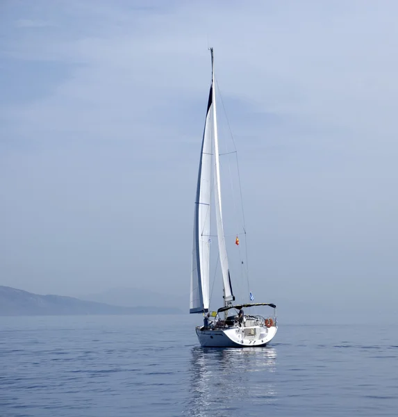 Yacht on the Mediterranean Sea . — Stock Photo, Image