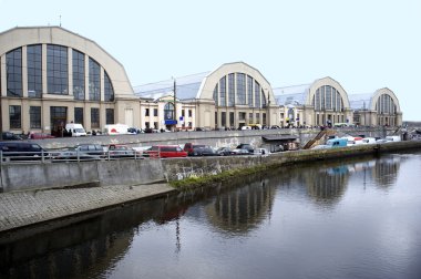Riga. merkez çarşı köşkler üzerinde bir tür.