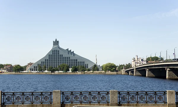 Riga. Il moderno edificio della Biblioteca Nazionale . Foto Stock