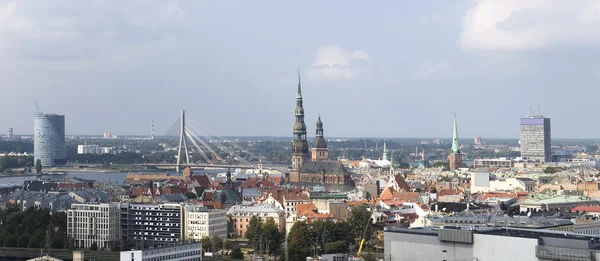 Letónia, Riga. Panorama da cidade . Fotos De Bancos De Imagens