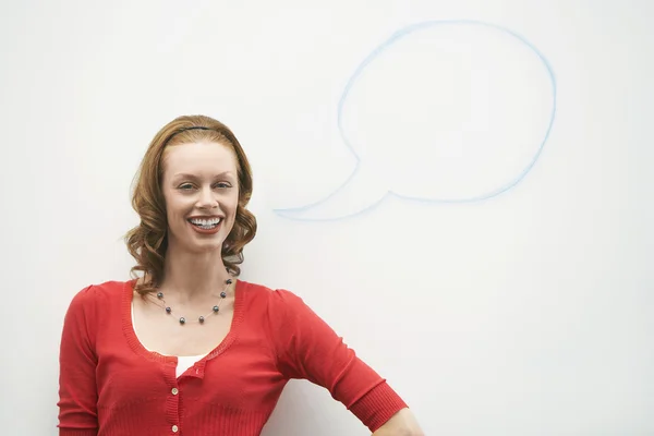 Vrouw met speech ballon — Stockfoto