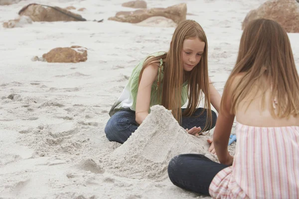 Girls Playing On Beach — Stock Photo, Image