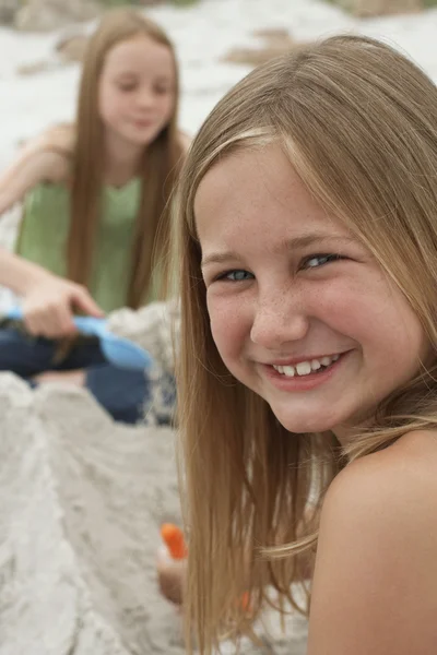 Sister Playing On Beach — Stock Photo, Image