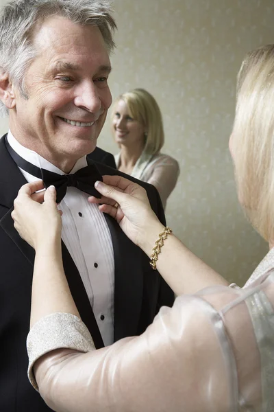 Vrouw Man's vlinderdas koppelverkoop — Stockfoto