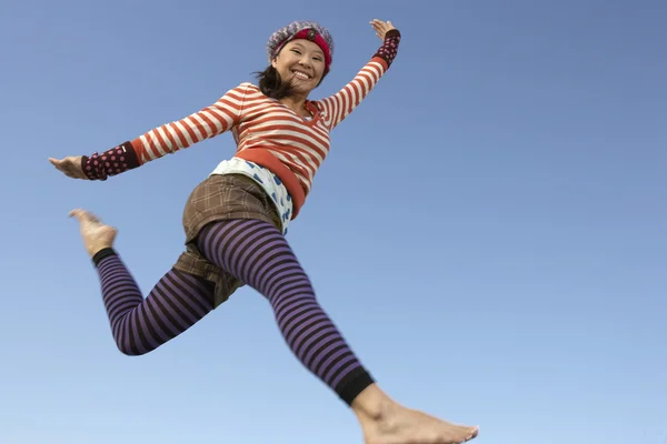 Woman Jumping With Arms Outstretched — Stock Photo, Image