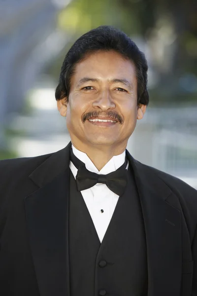 Hispanic Man In Tuxedo At Quinceanera — Stock Photo, Image