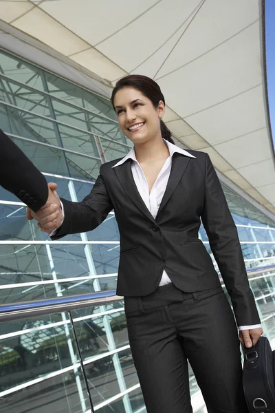 Businesswomen Greeting Each Other — Stock Photo, Image
