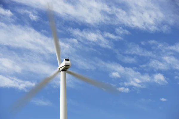 Vindkraftverk på wind farm — Stockfoto