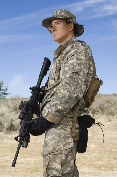 Soldier With Rifle — Stock Photo, Image