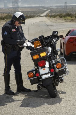 trafik polisi motosiklet karşı yazma